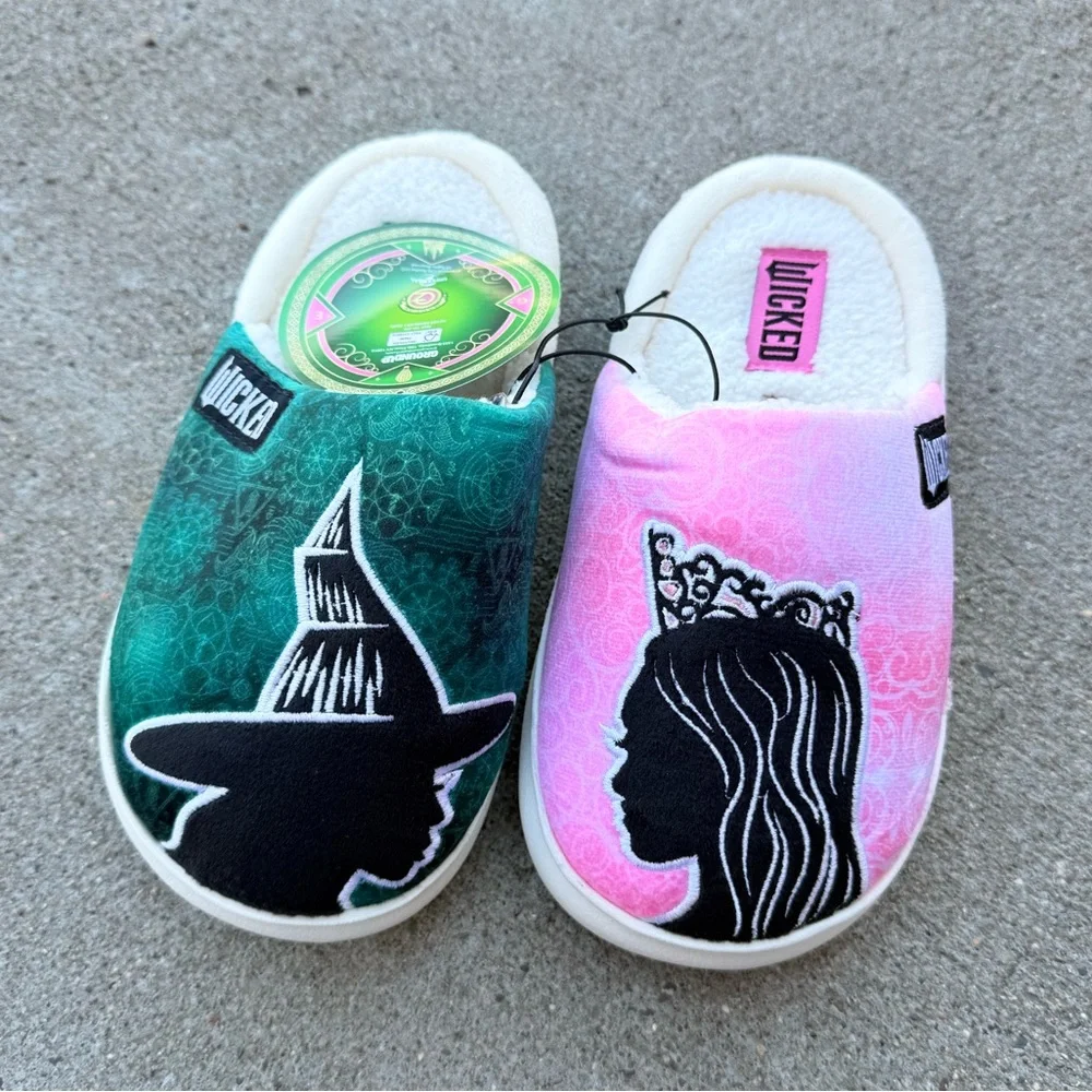 NWT Ground Up Wicked Slippers size 2